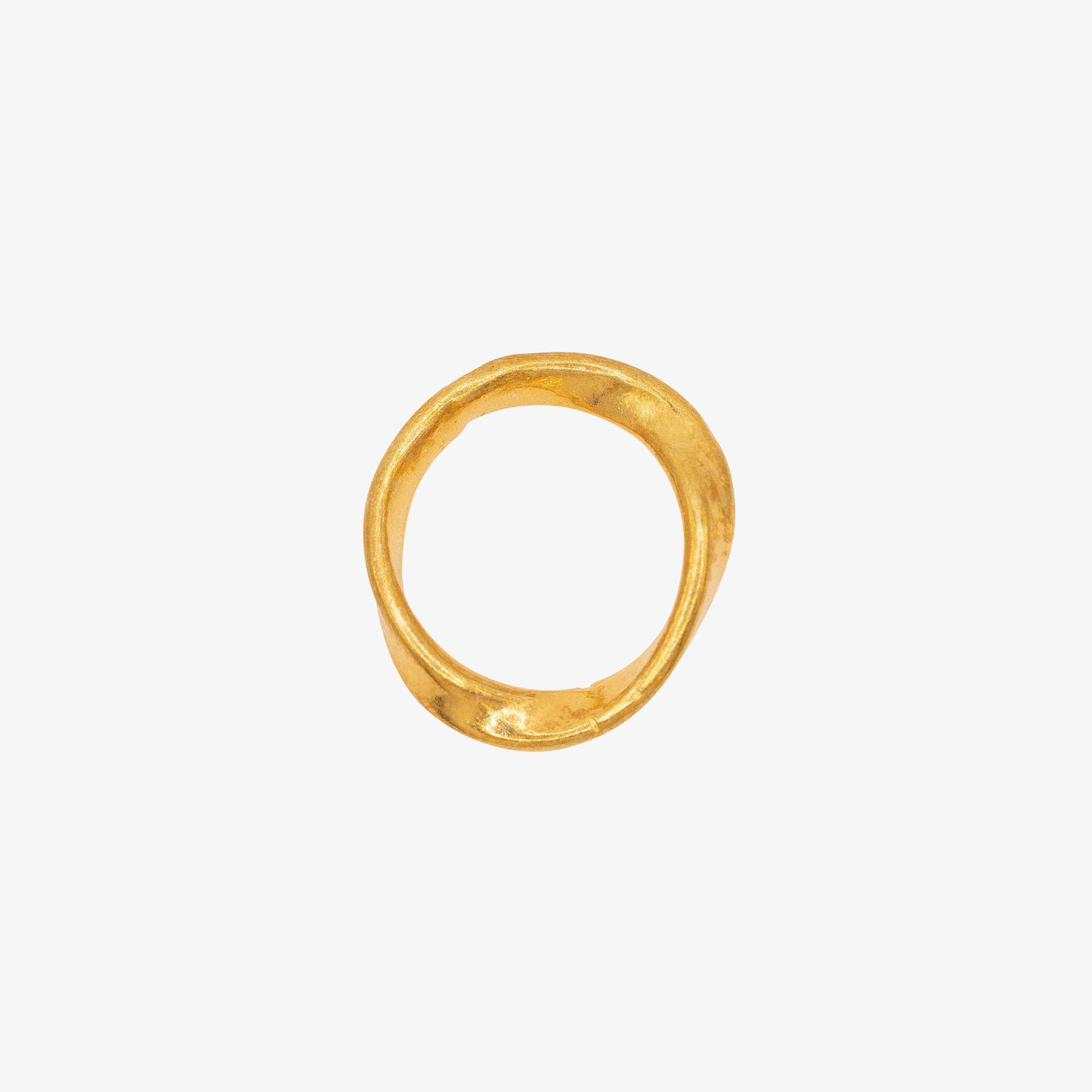 Wavy Circle Charm 14K Gold - GoldandWillow